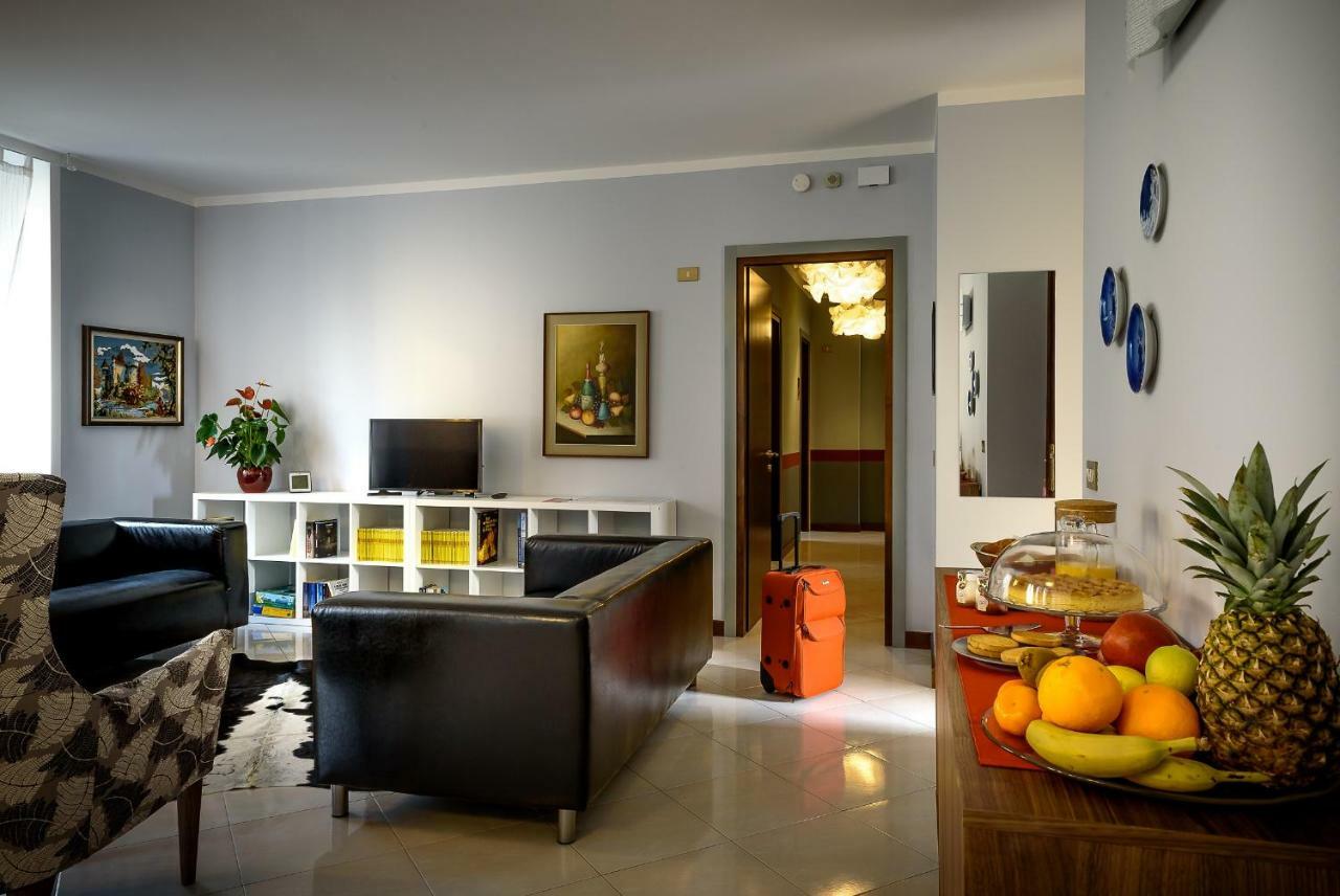 Bed And Breakfast Sweet Home Tirano Extérieur photo